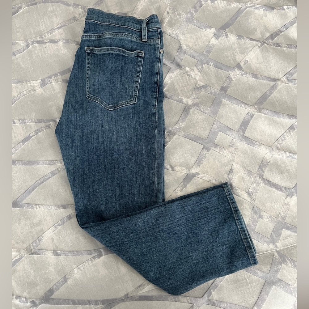FRAME Denim Le High Straight Size 31.  Like New Condition.
